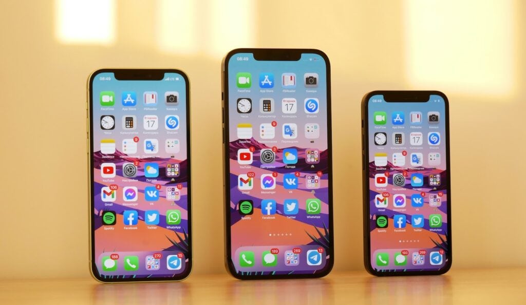 Facebook access mobile phones